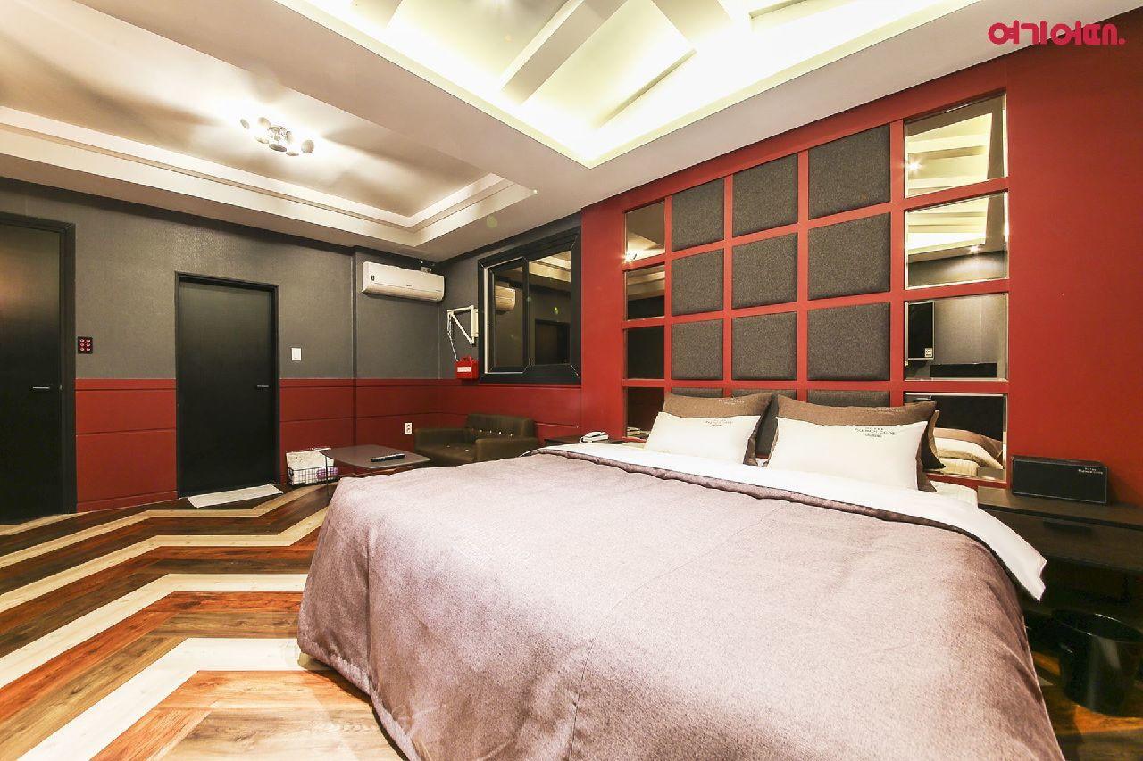 French Code Hotel Changwon Luaran gambar