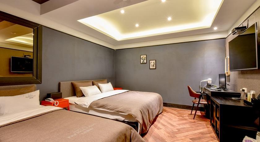 French Code Hotel Changwon Luaran gambar