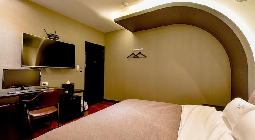 French Code Hotel Changwon Luaran gambar