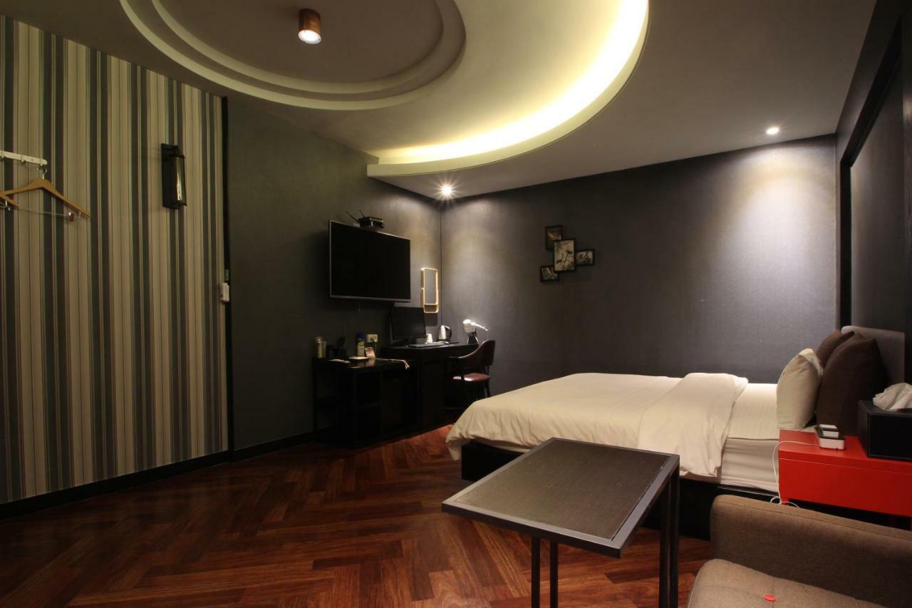 French Code Hotel Changwon Luaran gambar