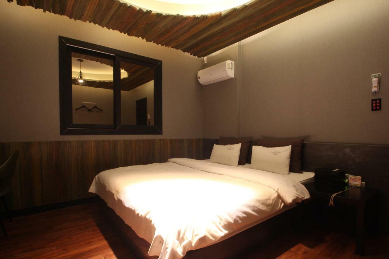 French Code Hotel Changwon Luaran gambar